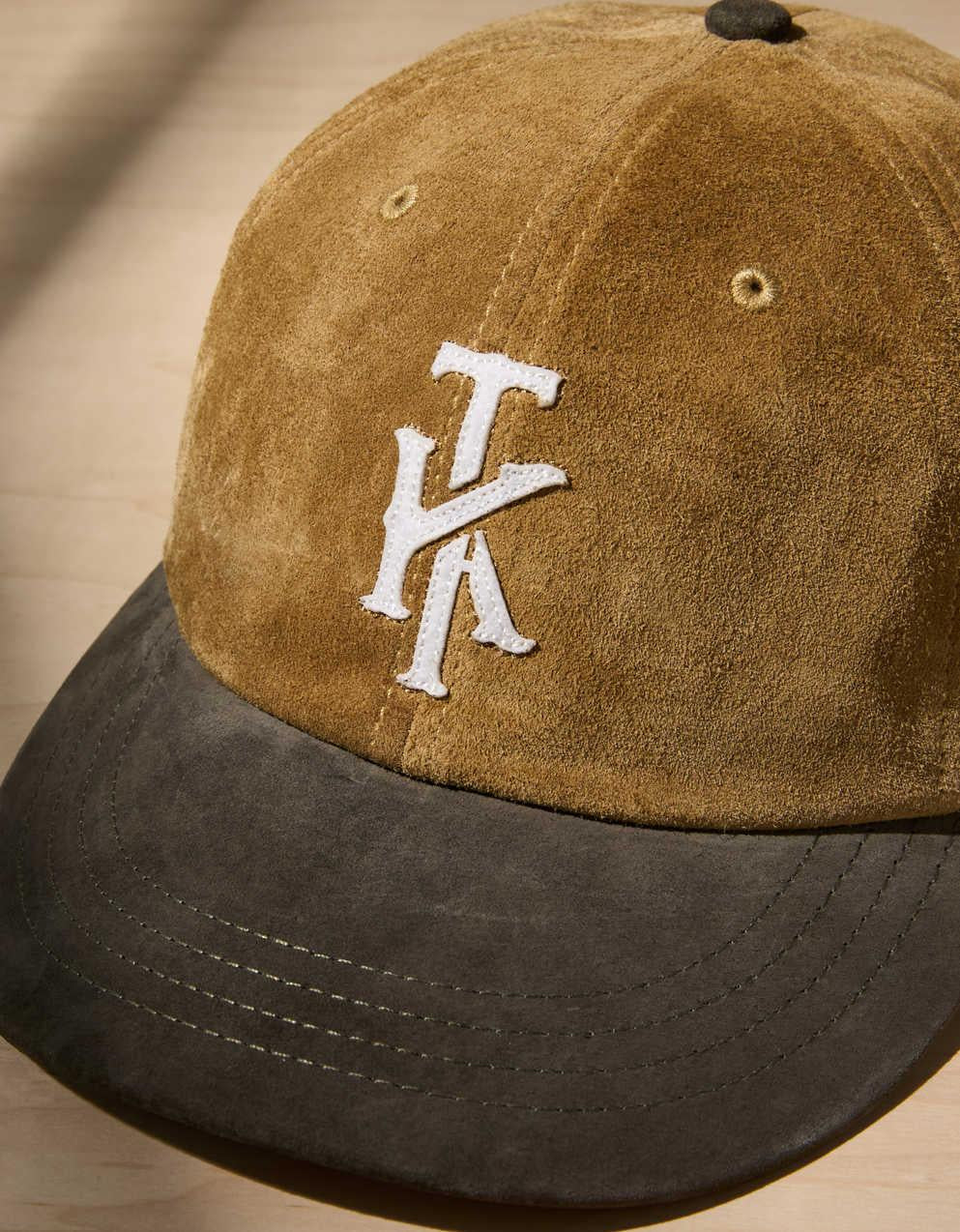 AE x Tru Kolors麂皮棒球帽