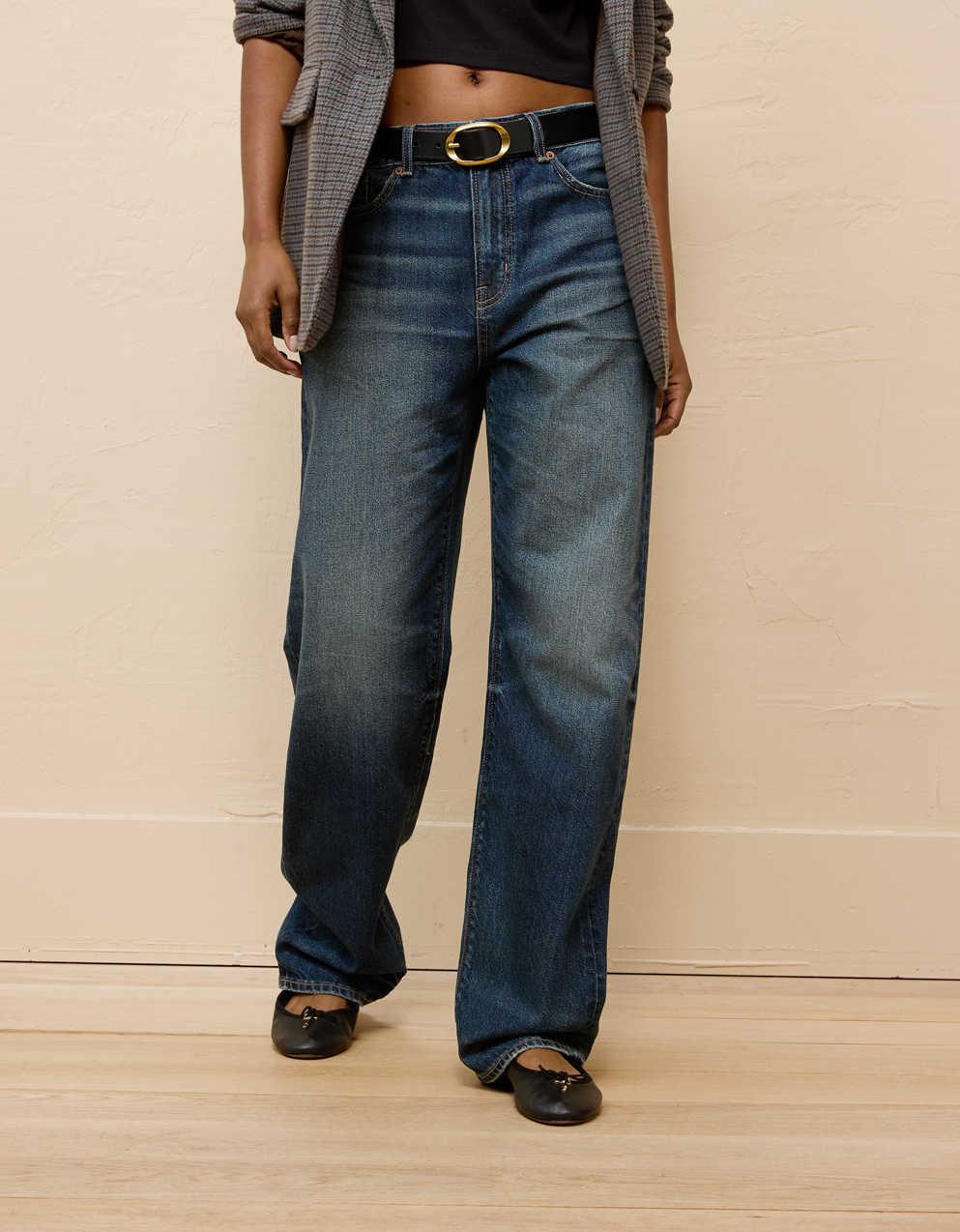 AE Strigid Low-Rise Baggy Straight Jean
